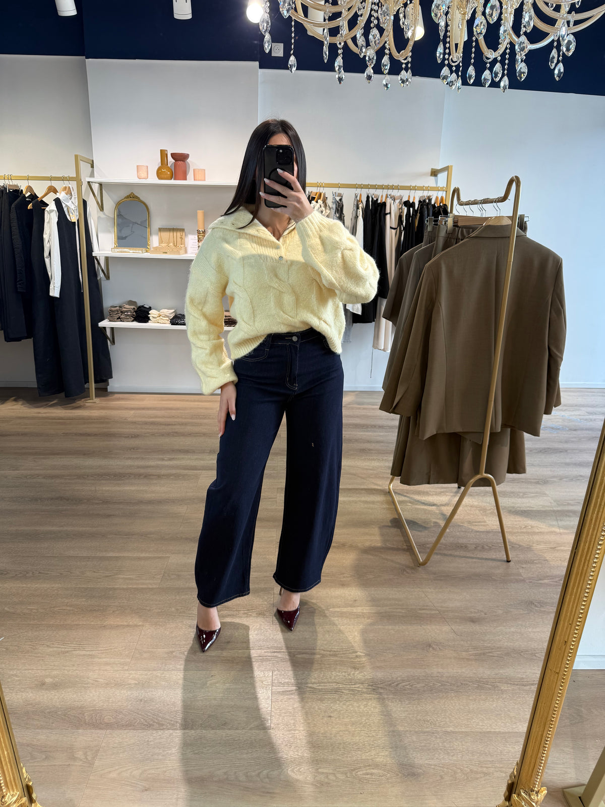 Pull torsadé jaune pâle à col polo